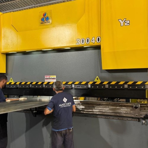 Maxcorte transforma chapas metálicas em soluções sob medida para a indústria